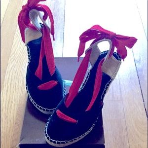 Dress up or down summer heels.